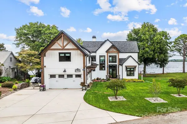 8250 Peninsula Lane, Sherrills Ford, NC 28673