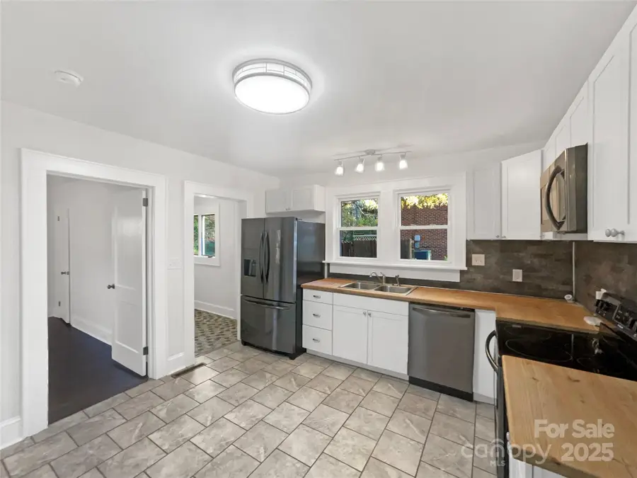 252 N Patterson Street, Statesville, NC 28677 - Image #2