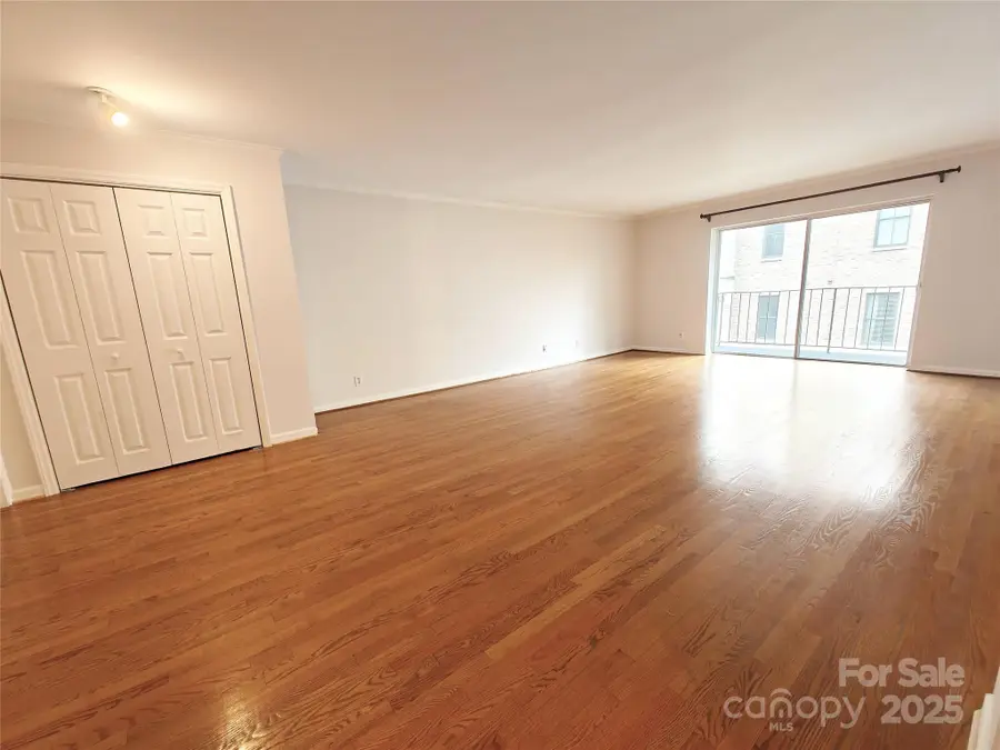 1323 Queens Road #321, Charlotte, NC 28207 - Image #2