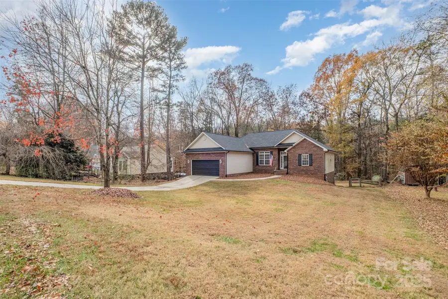 8814 Oldenburg Drive, Mount Pleasant, NC 28124 - Image #2
