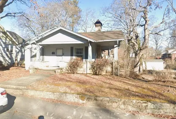 515 3rd Avenue, Hendersonville, NC 28739