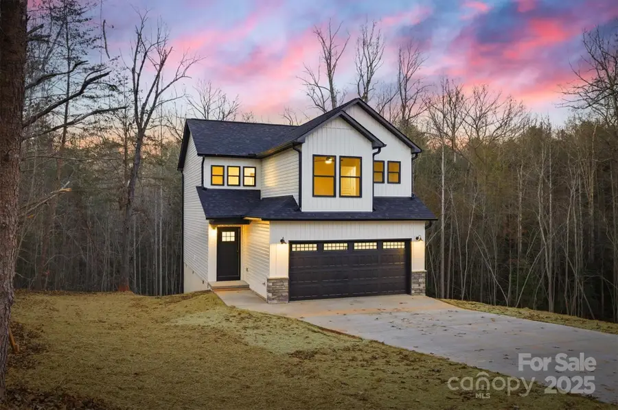 9389 West Ridge Drive, Hickory, NC 28601 - Image #2