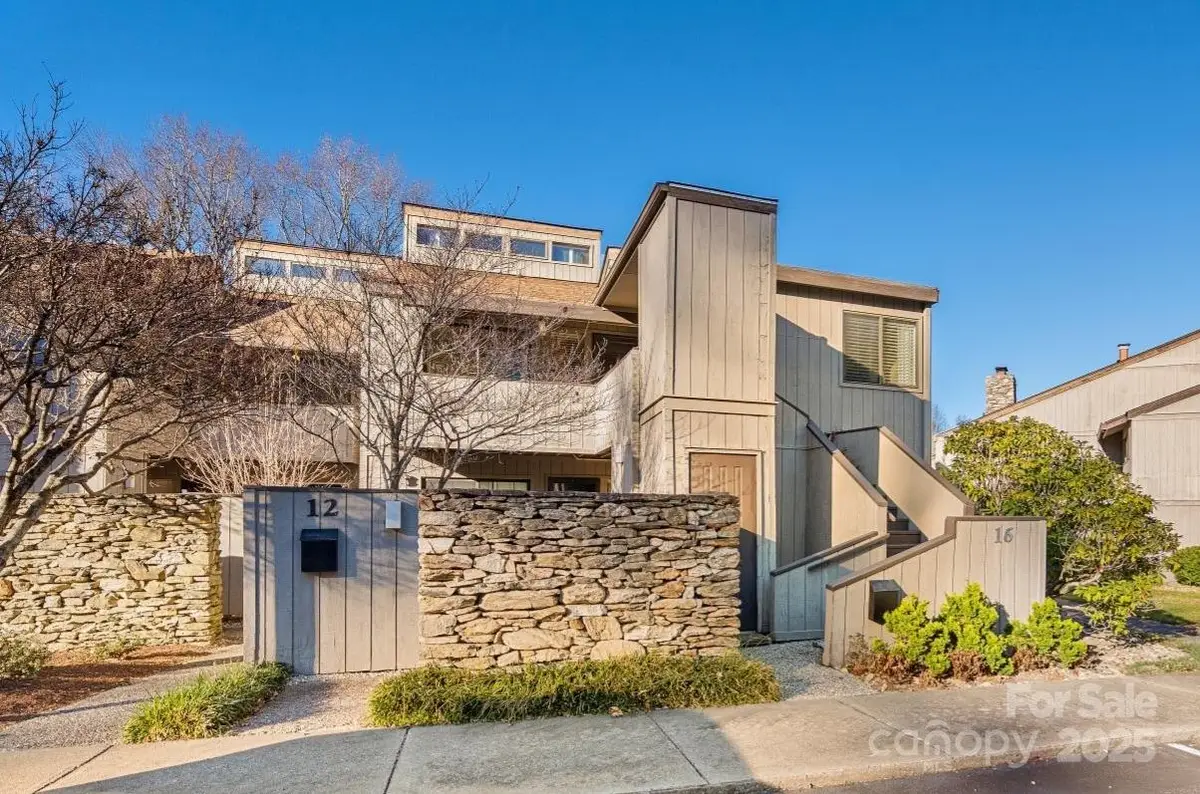 16 Lakemoor Lane, Hendersonville, NC 28739 - #1