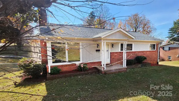 648 7th Avenue Se, Hickory, NC 28602