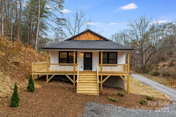 17 Melton Drive, Weaverville, NC 28787