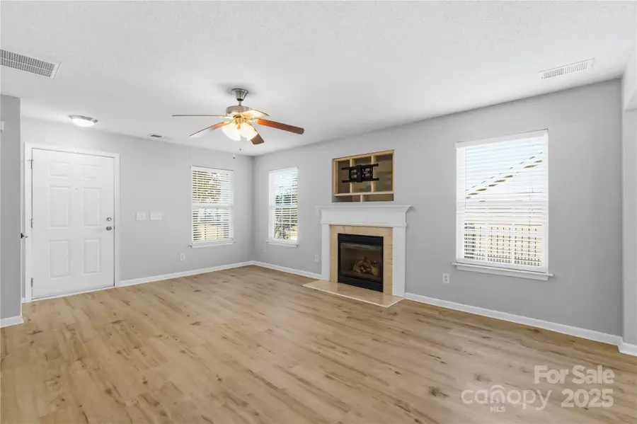 528 River View Drive, Lowell, NC 28098 - Image #3