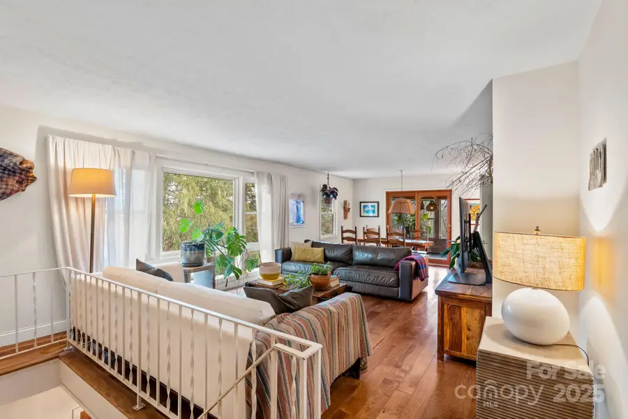 28 Graystone Road, Asheville, NC 28804 - Image #3