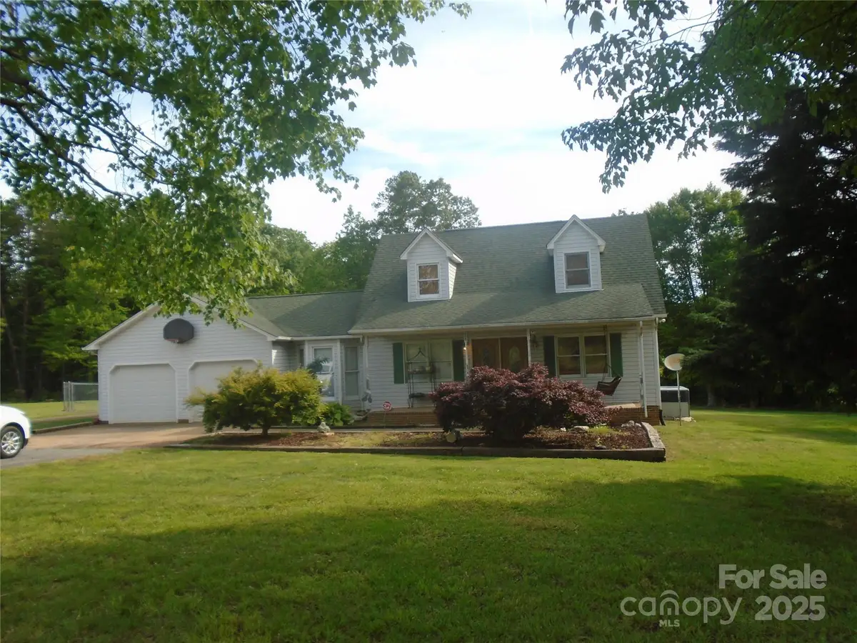 669 Loray Farm Road, Dallas, NC 28034 - Image #1