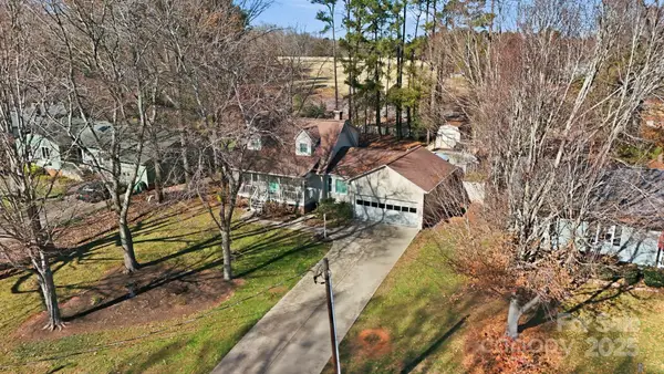 3015 Lake Shore Road S, Denver, NC 28037