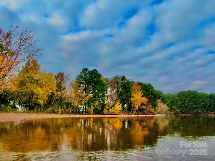 17832 Mollypop Lane, Cornelius, NC 28031 - Image #2