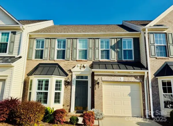 318 Shingleoak Drive, Lake Wylie, SC 29710