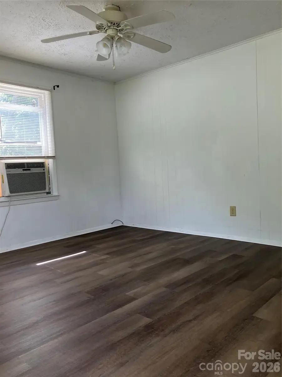 104 Countryside Drive Se, Lenoir, NC 28645 - #3