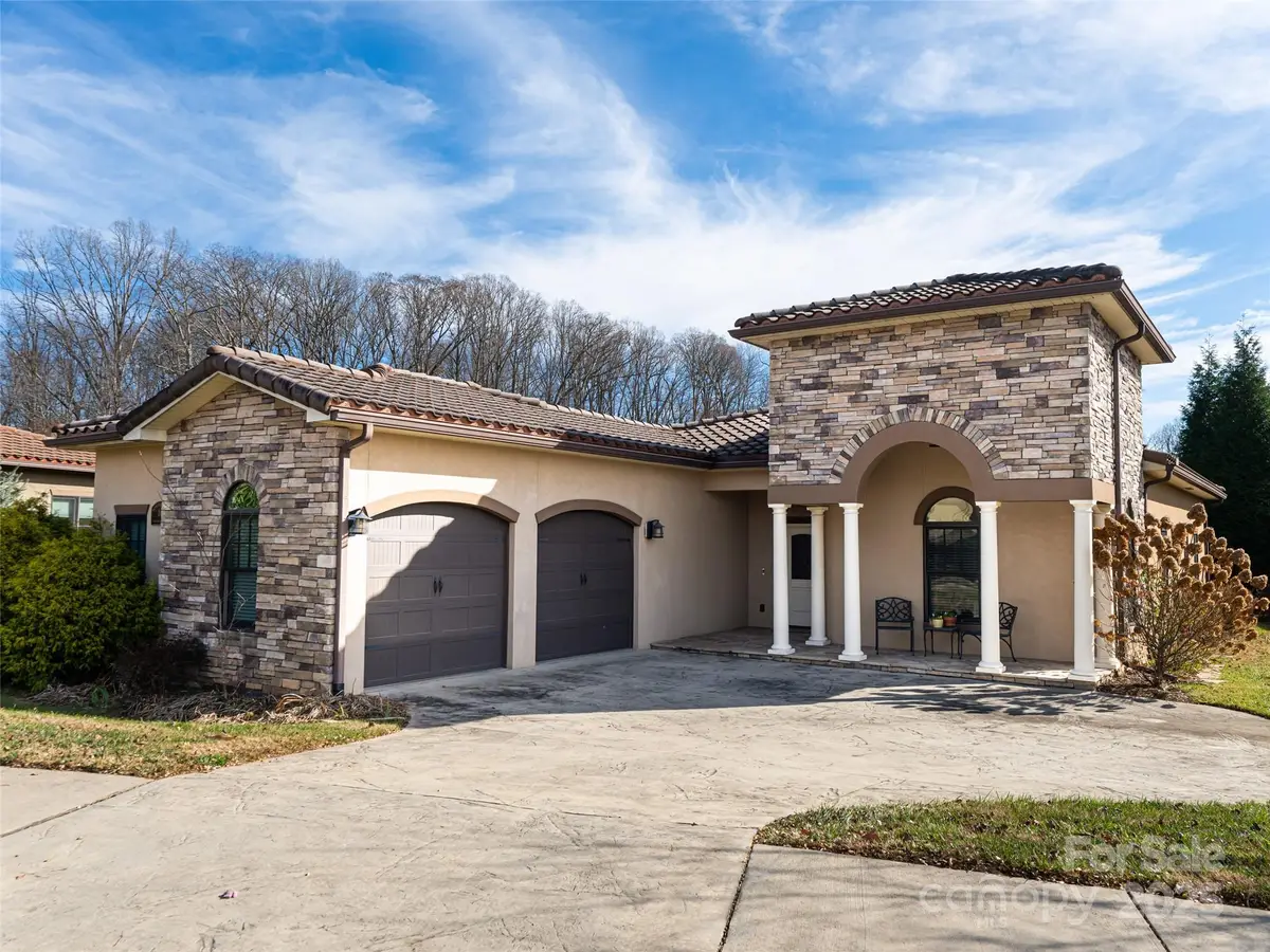 10 Pacifico Drive, Asheville, NC 28806 - Image #1