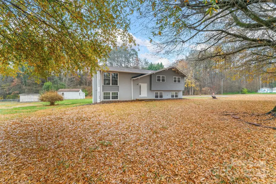 2210 24th Street Circle Ne, Hickory, NC 28601 - Image #2