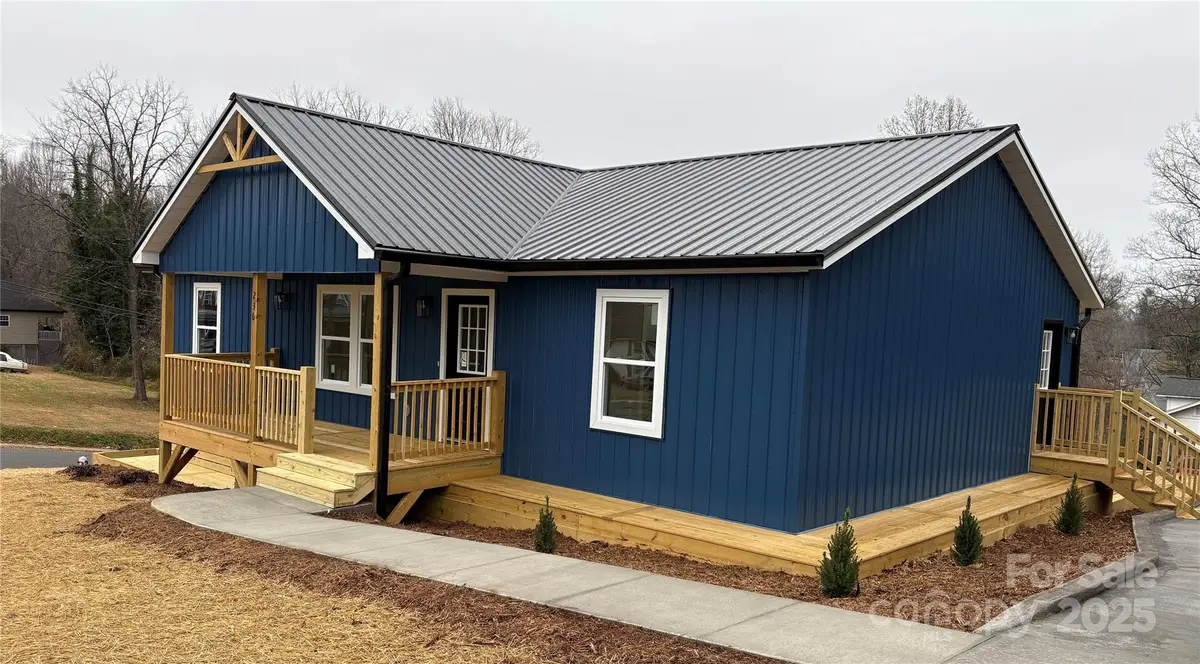 236 Wilson Street Nw, Lenoir, NC 28645 - Image #1