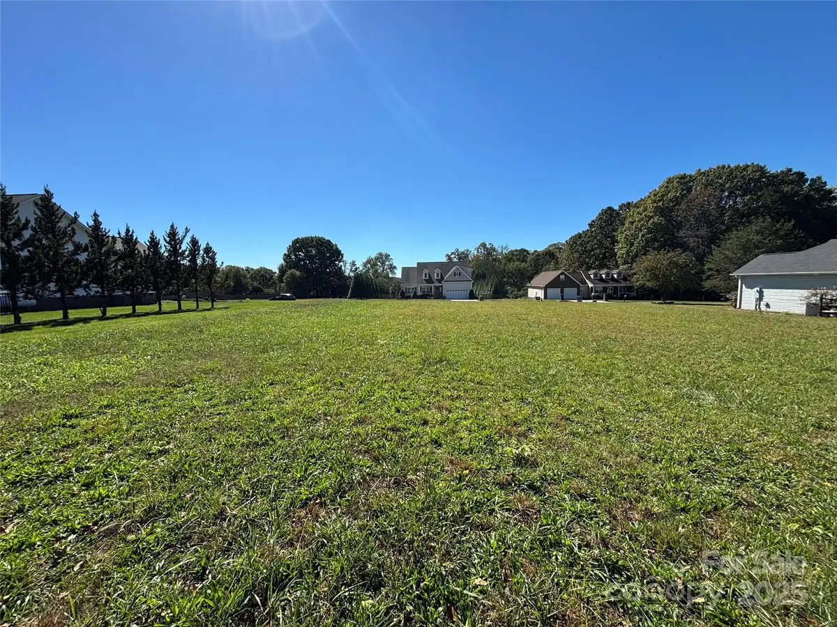 127 Donsdale Drive, Statesville, NC 28625 - Image #1