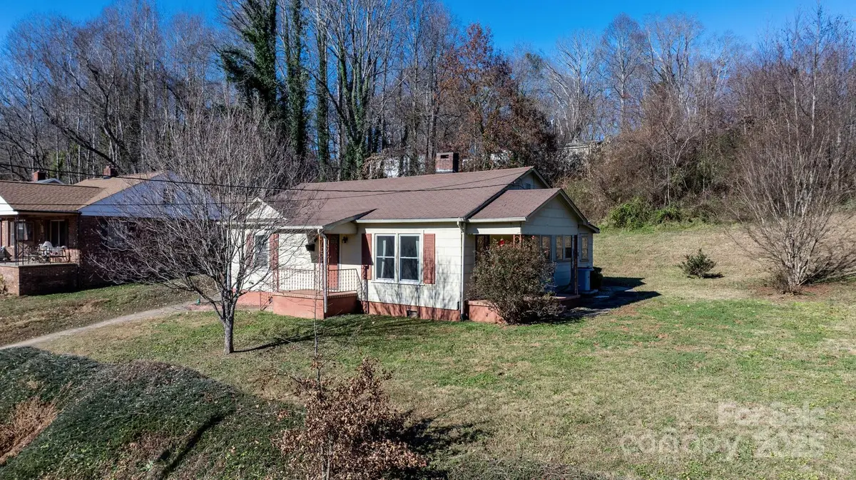 1606 Poplar Street Nw, Lenoir, NC 28645 - Image #1