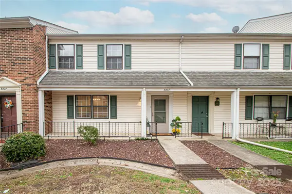 8839 Hunter Ridge Drive, Charlotte, NC 28226