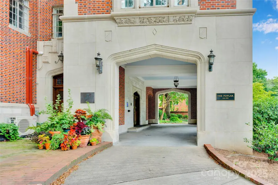 301 W 10th Street #306, Charlotte, NC 28202 - Image #2