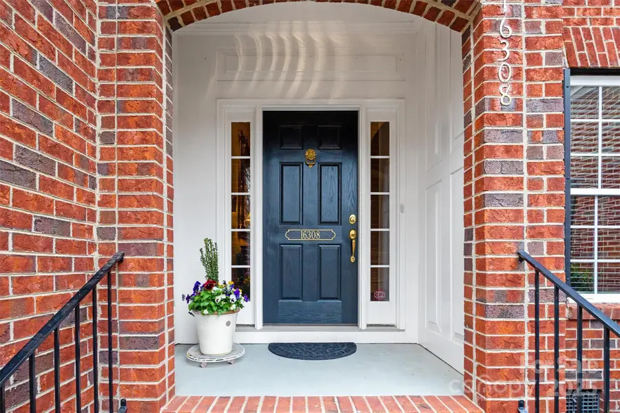 16308 Crystal Downs Lane, Charlotte, NC 28278 - Image #2