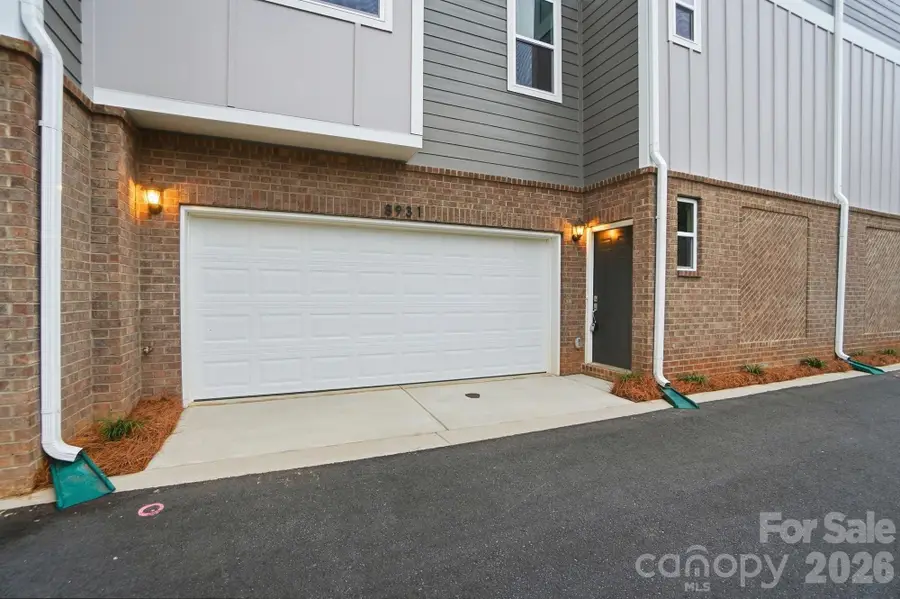 8931 Sharonbrook Drive, Charlotte, NC 28210 - Image #2