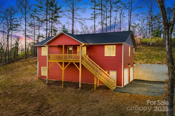 738 Jupiter Road, Weaverville, NC 28787
