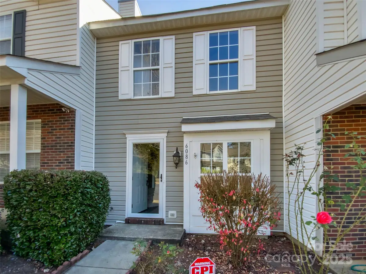 6086 Cougar Lane, Charlotte, NC 28269 - Image #1