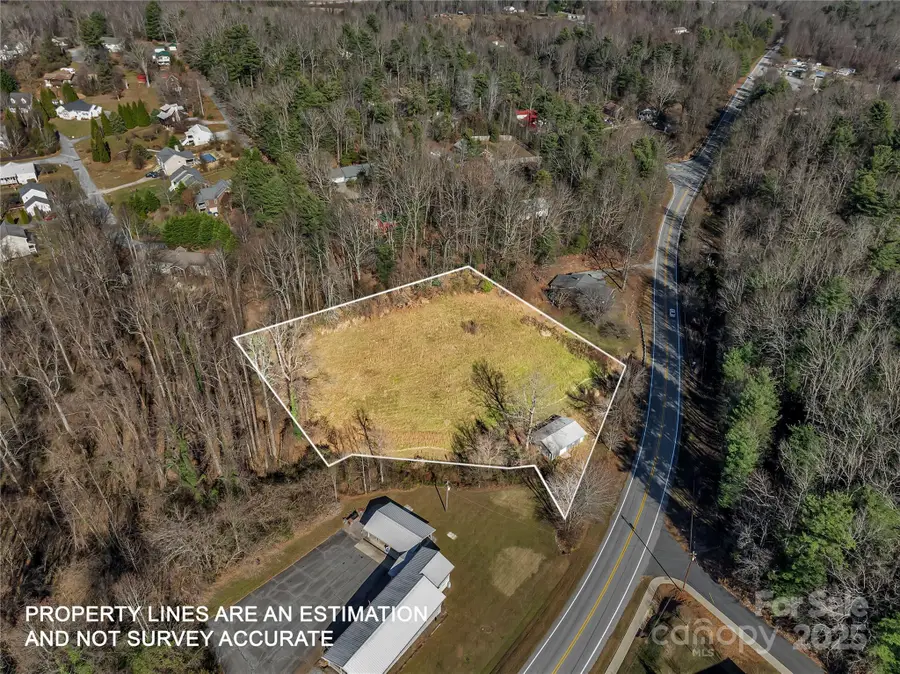 283 Ozone Drive, Saluda, NC 28773 - Image #3