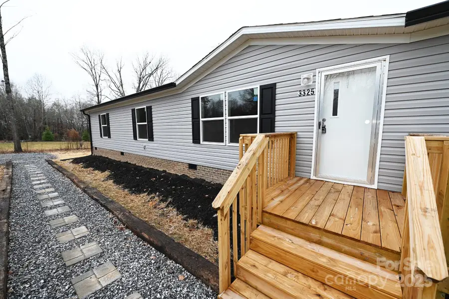 3325 37th Avenue Ne, Hickory, NC 28601 - Image #3