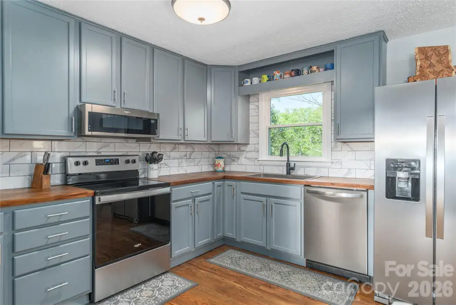 65 Lakeview Street, Clyde, NC 28721 - Image #2