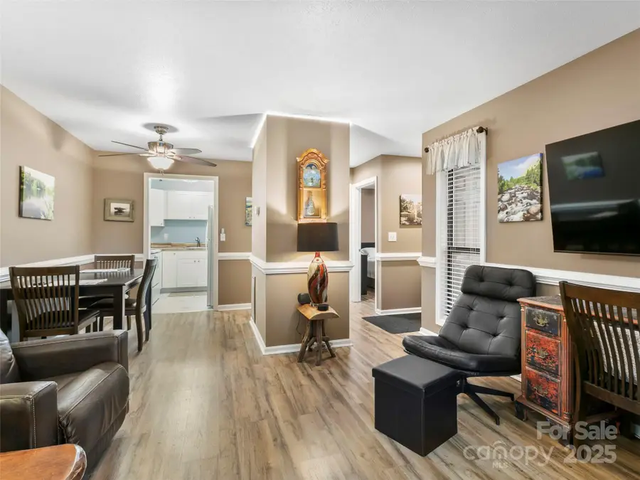 531 Courtwood Lane #2, Hendersonville, NC 28739 - Image #2