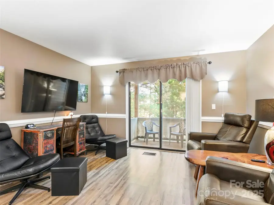 531 Courtwood Lane #2, Hendersonville, NC 28739 - Image #3