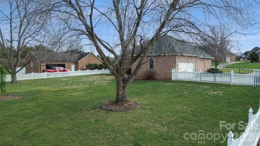 2999 Weatherfield Drive, Lincolnton, NC 28092 - Image #3