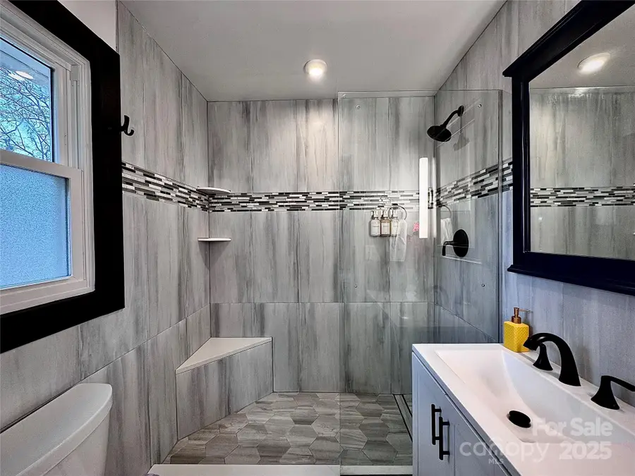 1521 Lanewood Place, Charlotte, NC 28208 - Image #3