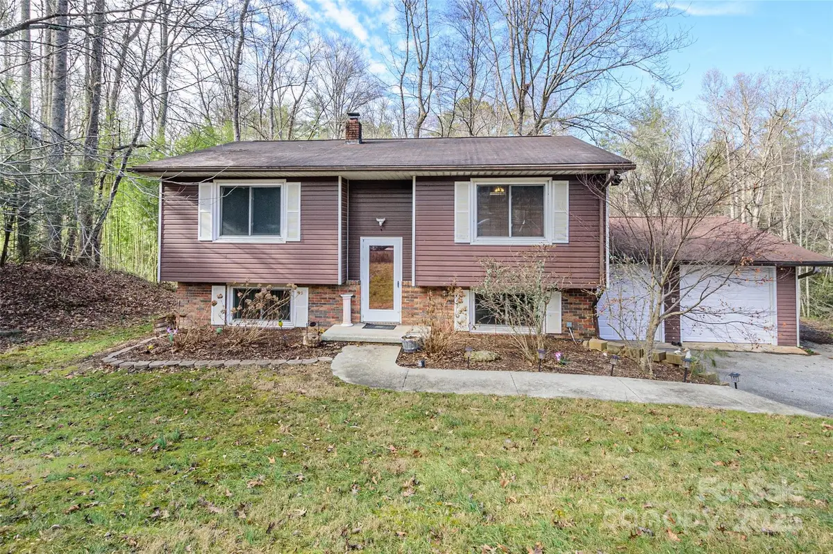 220 Leverette Drive, Hendersonville, NC 28791 - Image #1