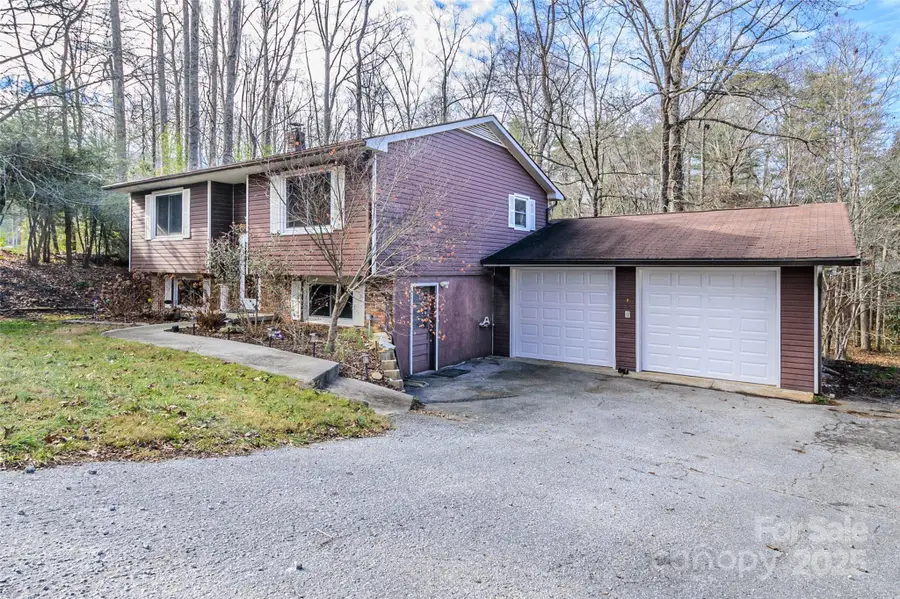 220 Leverette Drive, Hendersonville, NC 28791 - Image #2