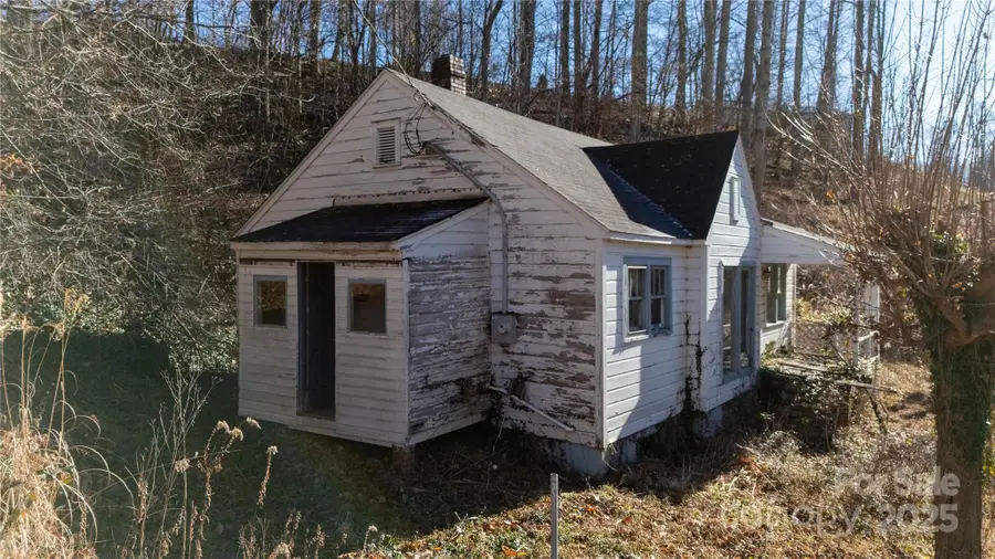 218 Cub Creek Road, Bakersville, NC 28705 - Image #3