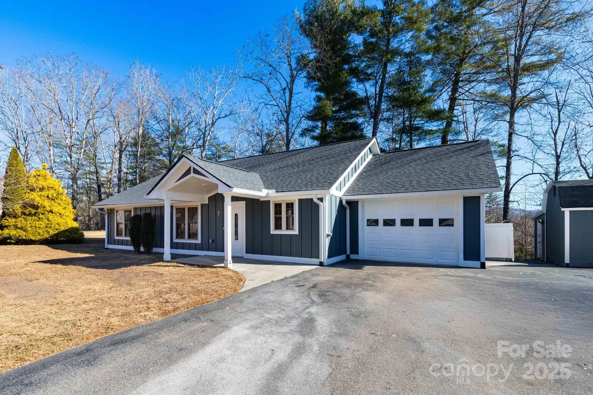 7 Mcgee Ridge Road, Fairview, NC 28730 - Image #1