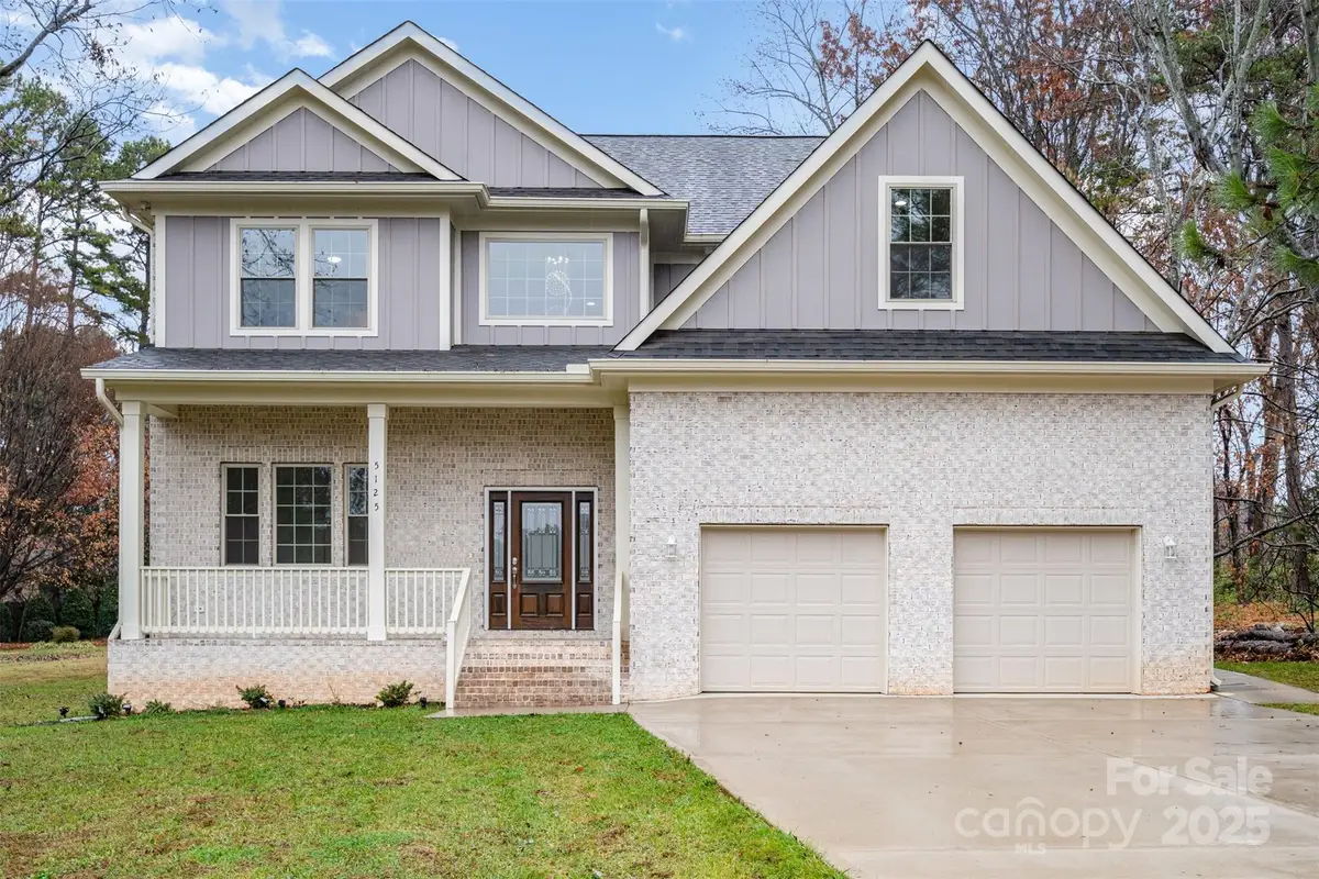 5125 Isaac Drive, Charlotte, NC 28216 - Image #1