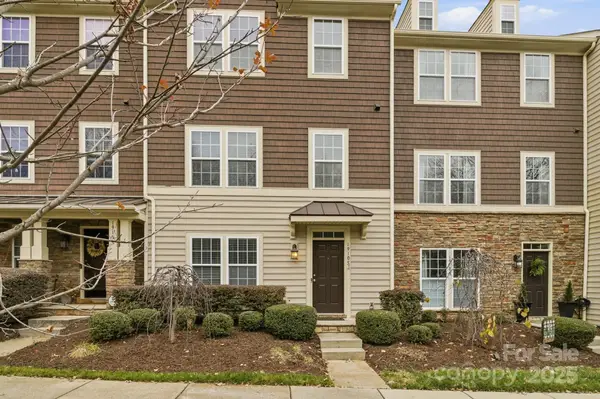 19105 Chandlers Landing Drive, Cornelius, NC 28031