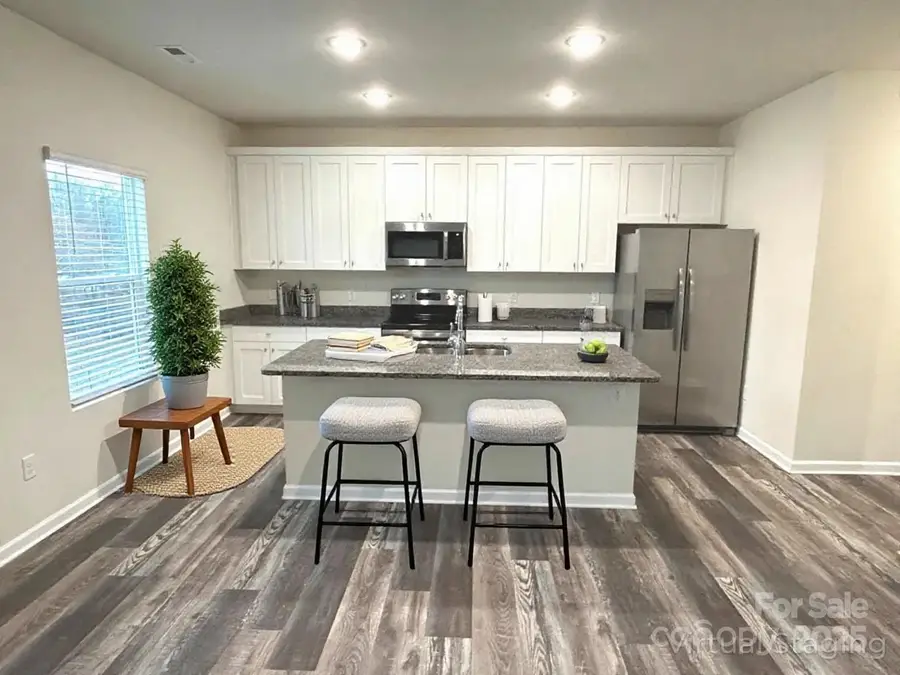 574 30th Avenue Circle Ne, Hickory, NC 28601 - Image #2