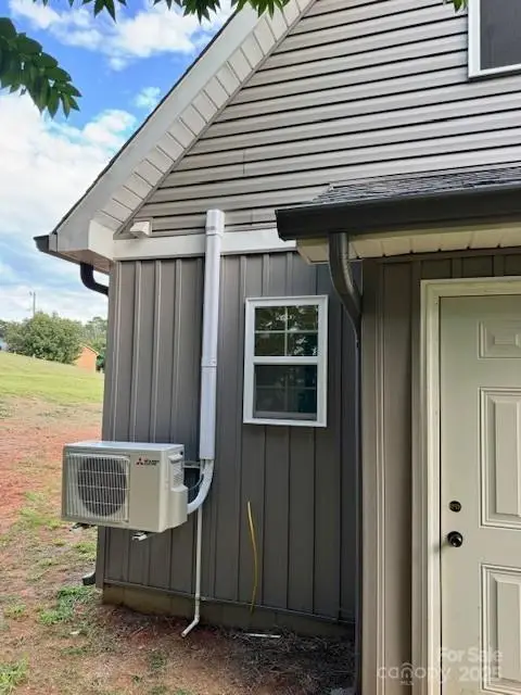 31 W Berkley Street, Granite Falls, NC 28630 - Image #3