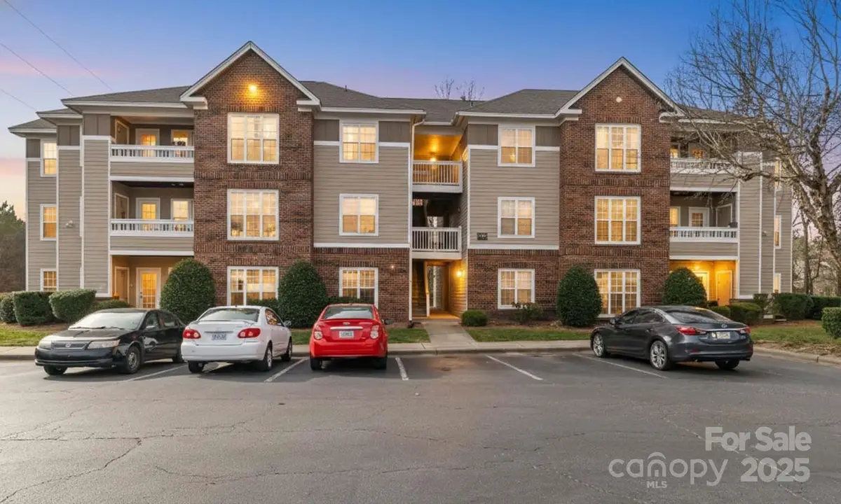 9709 Campus Walk Lane #M, Charlotte, NC 28262 - Image #1