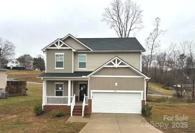 586 30th Avenue Circle Ne, Hickory, NC 28601 - Image #1