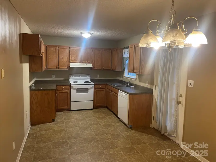 112 Ridgewood Drive, York, SC 29745 - Image #3