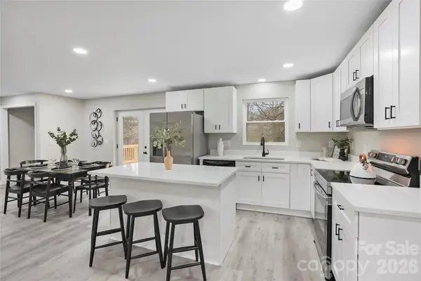 824 Kentberry Drive, Charlotte, NC 28214