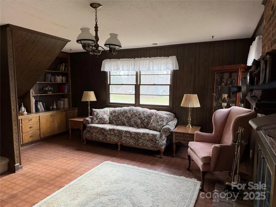 125 Mckinney Street, Rutherfordton, NC 28139 - Image #2