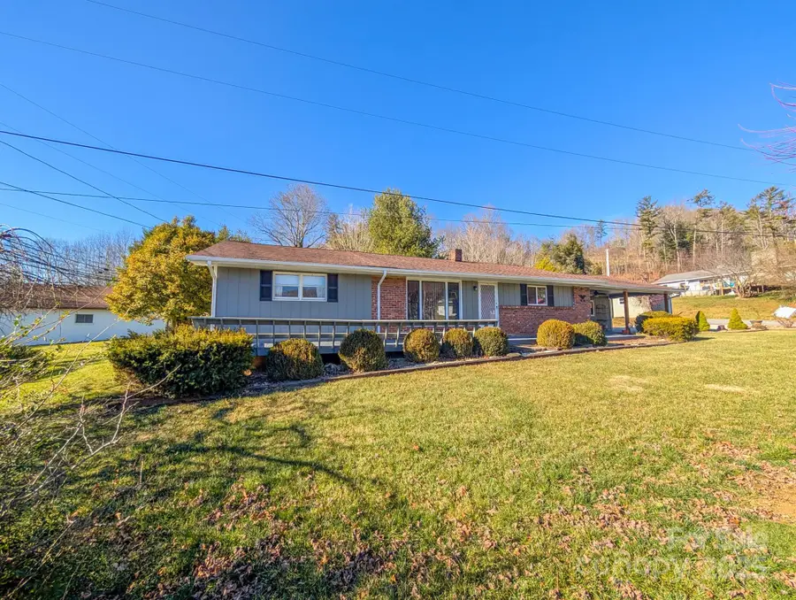 39 Hawthorne Lane, Burnsville, NC 28714 - Image #2