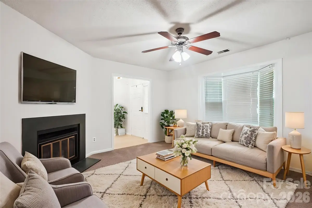 8322 Summerglen Circle, Charlotte, NC 28227 - Image #1