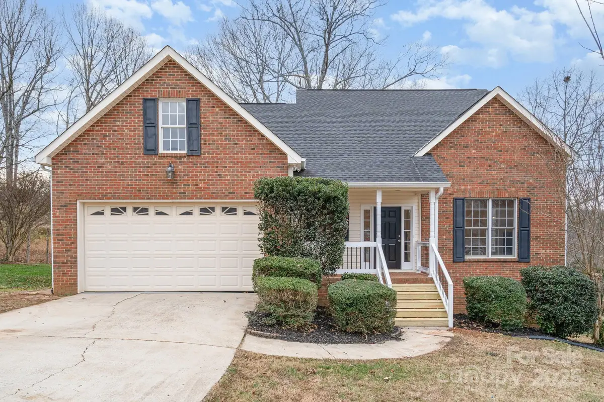2615 Rolling Ridge Drive, Hickory, NC 28602 - Image #1